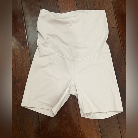 CRZ yoga Women's light lavender maternity High-Waisted Shorts size M - Picture 2 of 4